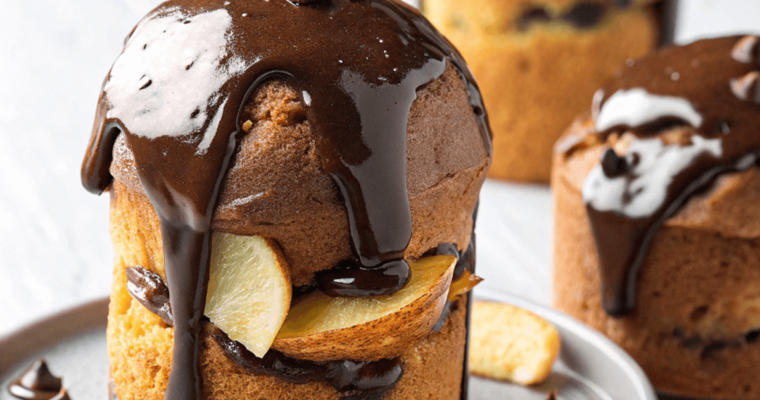 Piccoli panettoni al cioccolato e pere