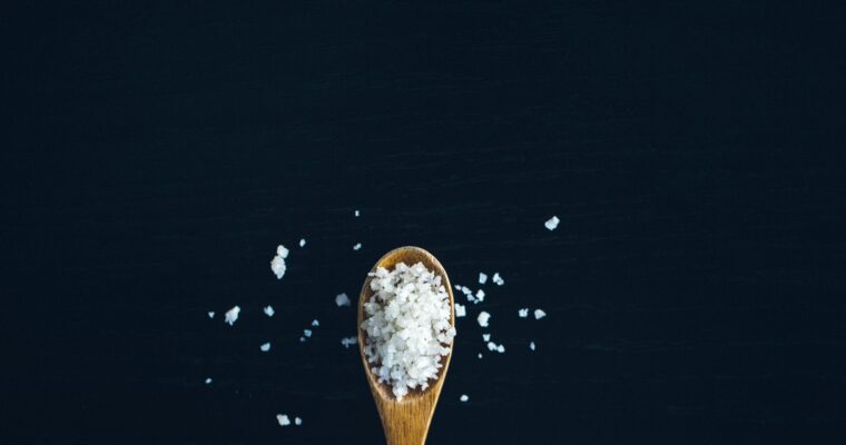È la settimana per la riduzione del consumo di sale. Ecco 5 trucchi per ridurlo