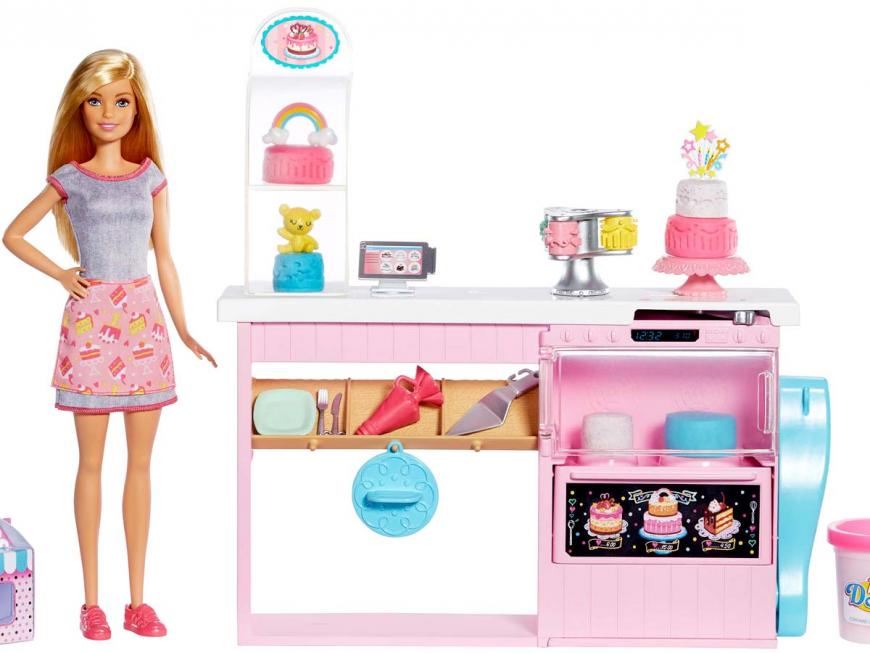 Barbie diventa pasticcera con tre dolci speciali