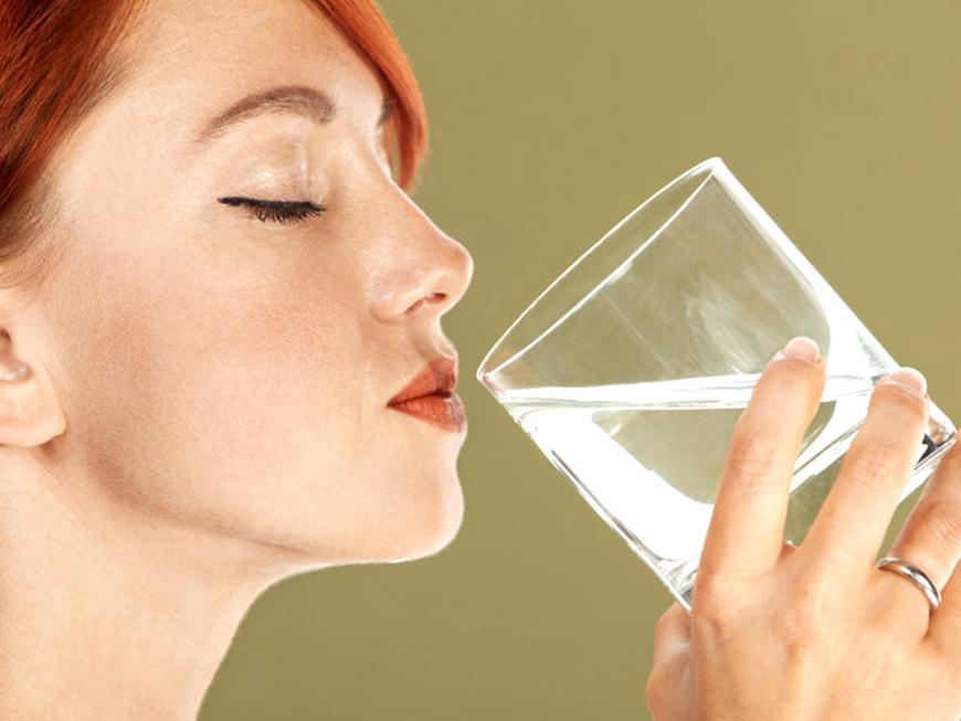 Perché bere fa bene? Ecco 5 benefici dell’acqua