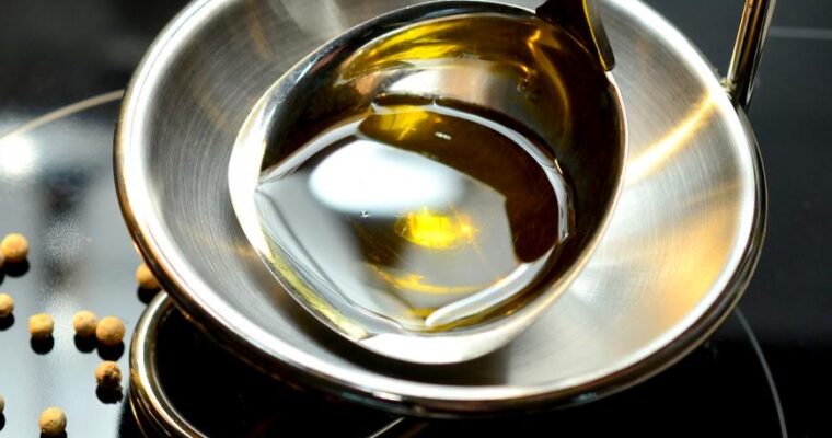 Come degustare l’olio Evo: le tecniche per l’assaggio
