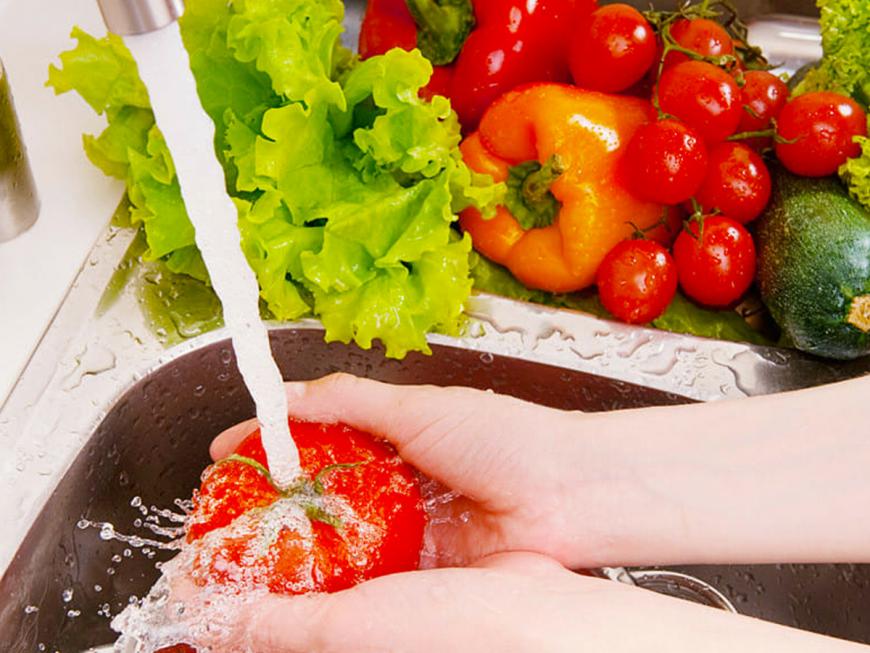Come lavare frutta e verdura nel modo corretto