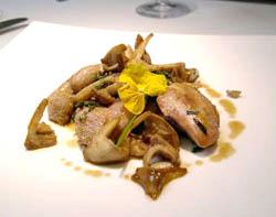 Quaglia disossata con funghi prugnoli e foie gras