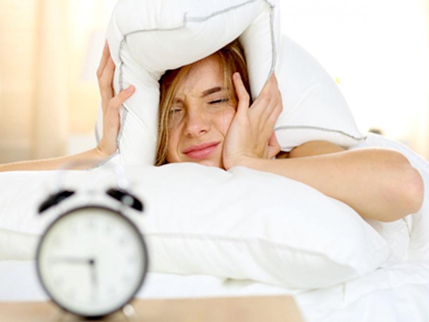 Uno studio rivela come dormire poco potrebbe far ingrassare