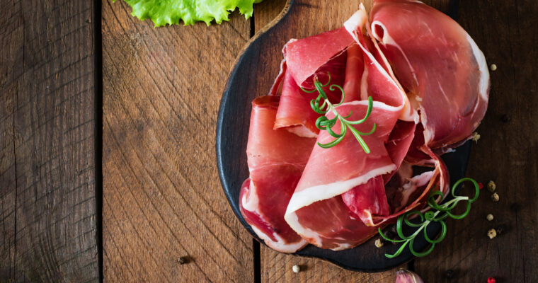 Come abbinare il prosciutto crudo in inverno: 3 idee per gustarlo al meglio