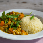 Curry di verdure con ceci e riso basmati