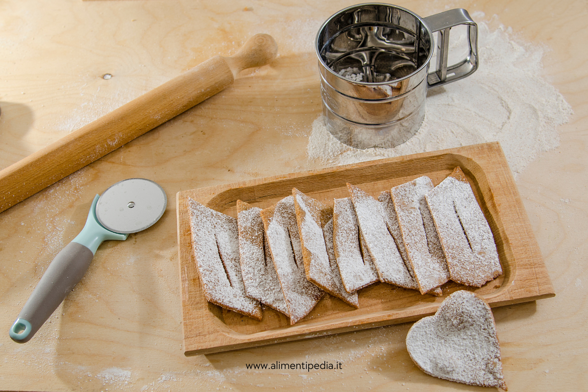 Dolci di Carnevale al forno e fritti. Ricette facili e golose