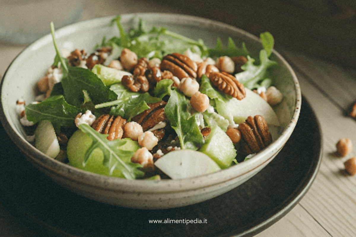 Insalata di ceci con mela e noci pecan